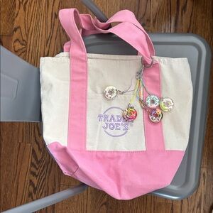 Nice bow NWT 3D resin Kawaii Rainbow Donut Charm with Pink Bow